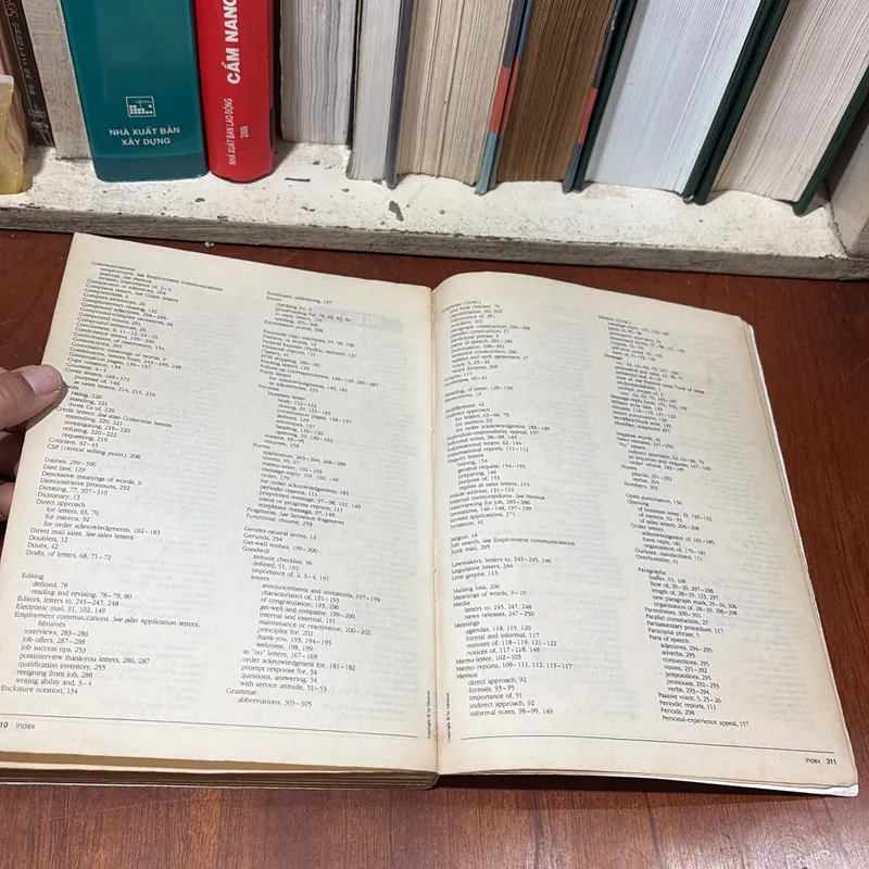 II English Book: Modern Business Correspondence - McComas 723992