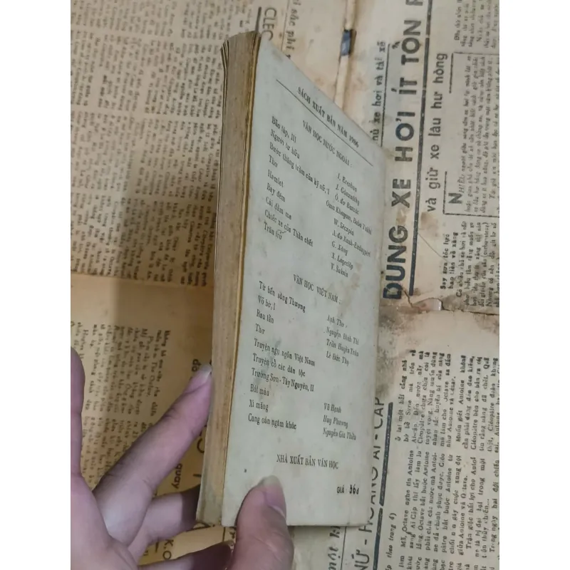 Ông Già Và Biển Cả - Ernest Hemingway (Sách Bao Cấp) 958105