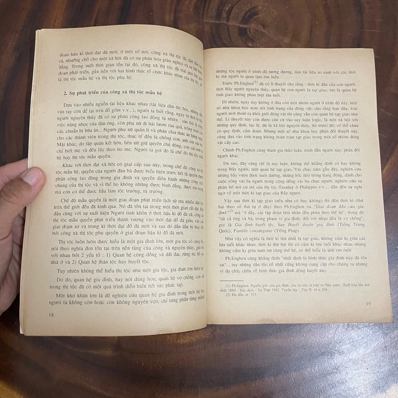 II Tựa sách: Lịch Sử Thế Giới Cổ Đại - 1999 447119