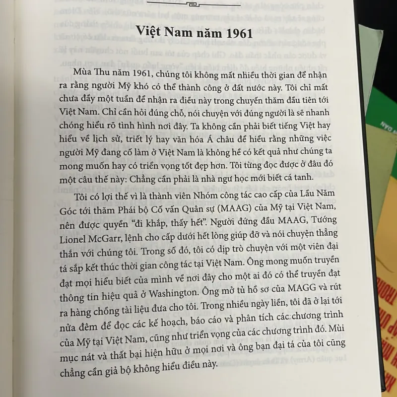 HỒ SƠ MẬT LẦU NĂM GÓC 996490