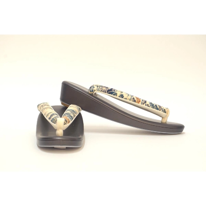 Bộ túi đeo và dép zori kích thước M - Hàng hiệu Authentic 877346