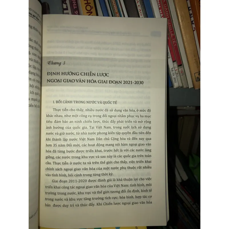 Ngoại giao văn hoá Việt Nam một thập kỷ hội nhập quốc tế và một số vấn đề đặt ra… 730772
