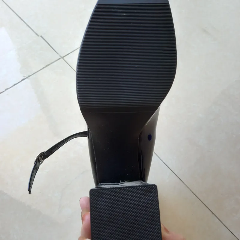 Già cao gót 7p màu đen da bóng 573101