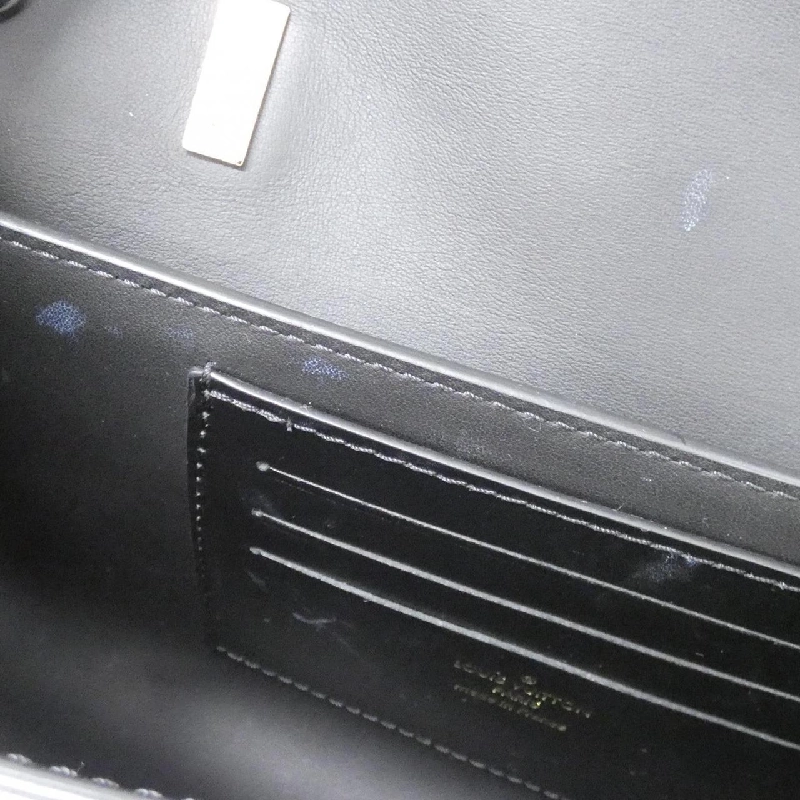 Ví Louis Vuitton On Chain Capucines M12710 Túi đeo vai 608705