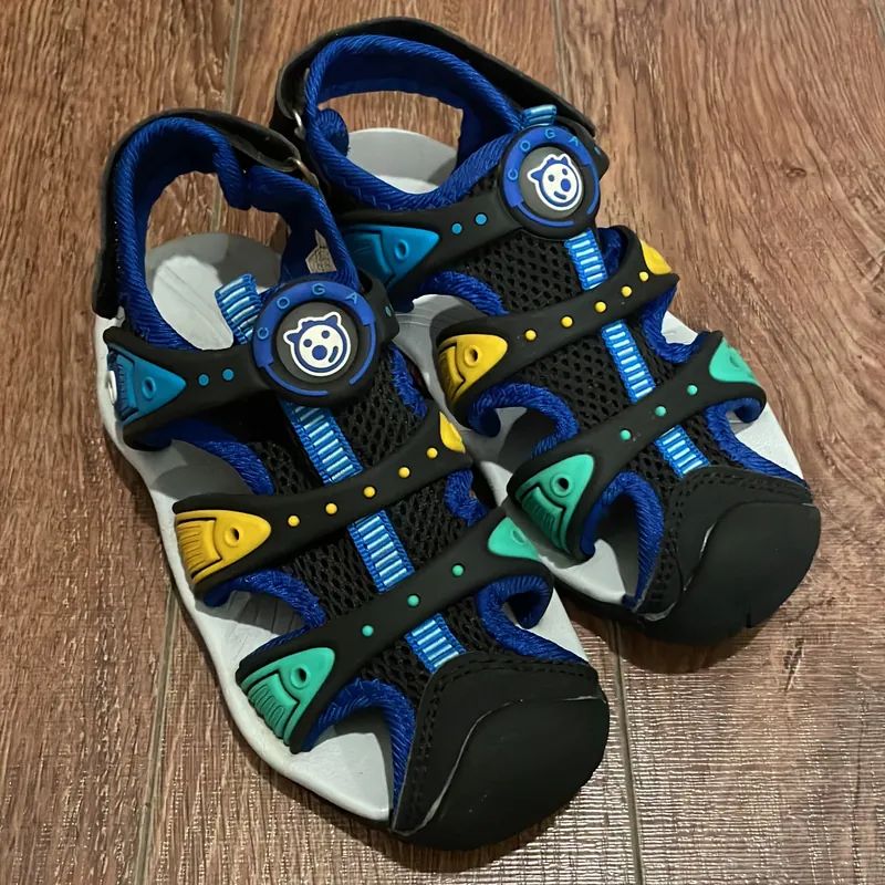 Sandal bé trai size 32 (210) 728699