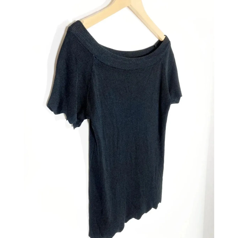 Áo Mongtoghi Hàn chất mềm thoáng mát
Size M L
 462642