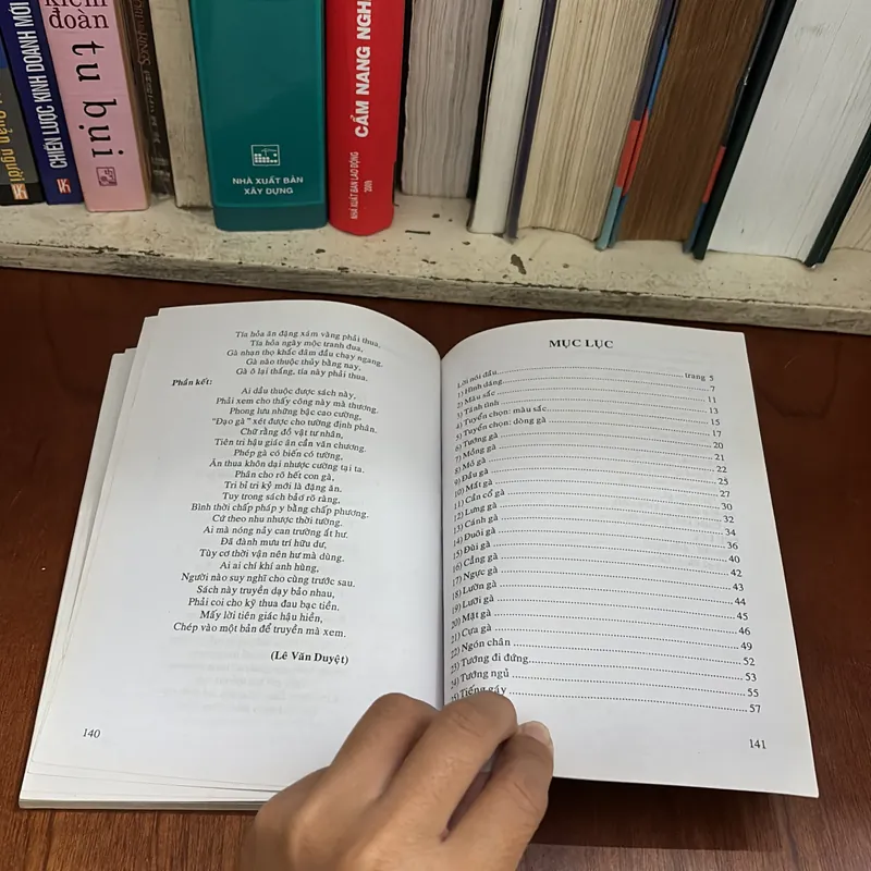 II Tựa Sách: Bí Quyết Chọn Và Nuôi Gà Đá - Xuân Tùng - 2010 607594