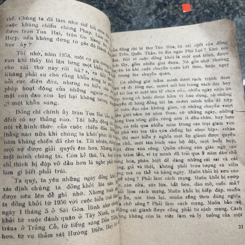 Một ngày của bí thư tỉnh uỷ Trần Bạch Đằng XB 1985 787275