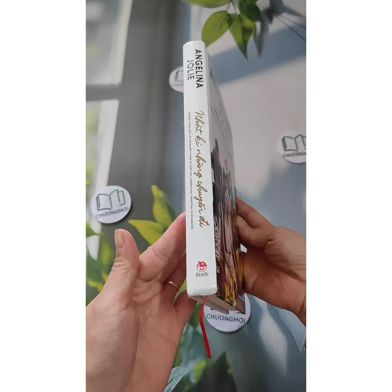 Nhật Kí Những Chuyến Đi - Angelina Jolie 990099