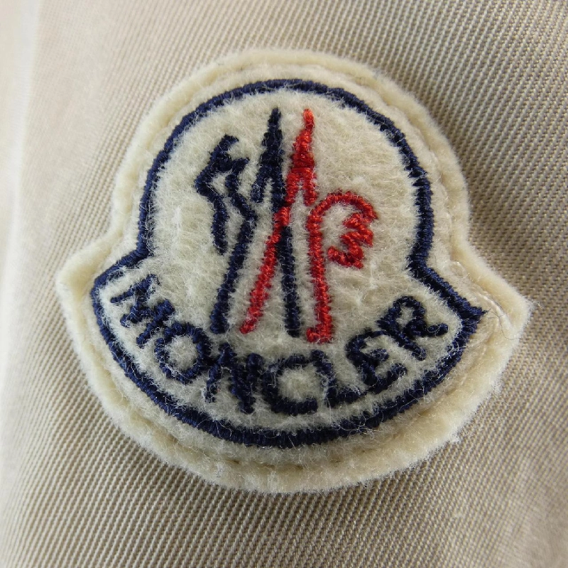 Áo khoác lông vũ MONCLER 642387