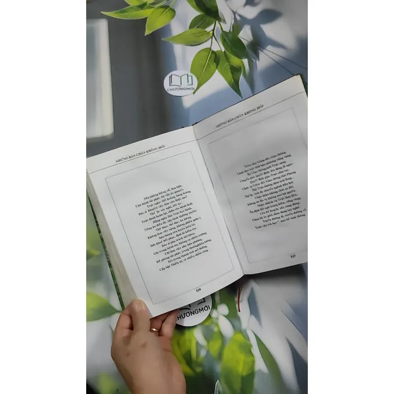 [MIỄN PHÍ BỌC SÁCH] Những Bàn Chân Không Mỏi 1: Ra Trận (Truyện Ký) 750805