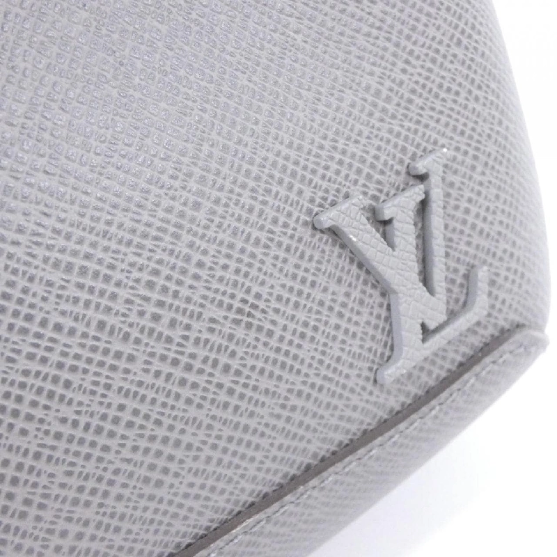 Túi đeo chéo Louis Vuitton Taiga Avenue M30801 612706