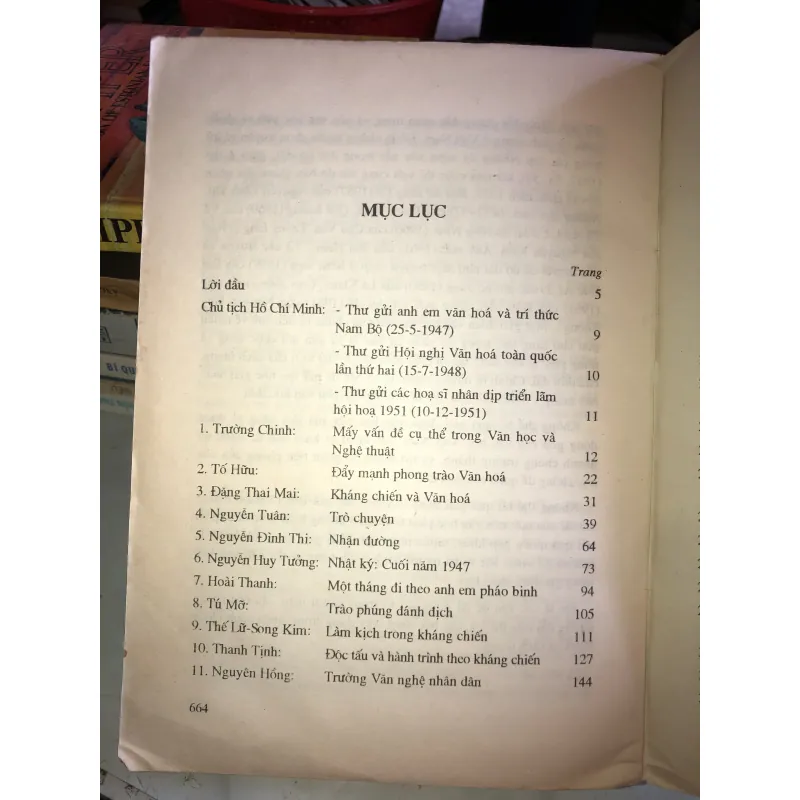 Cách mạng kháng chiến và đời sống văn học 1945-1954 - Hồi ức kỷ niệm 995463