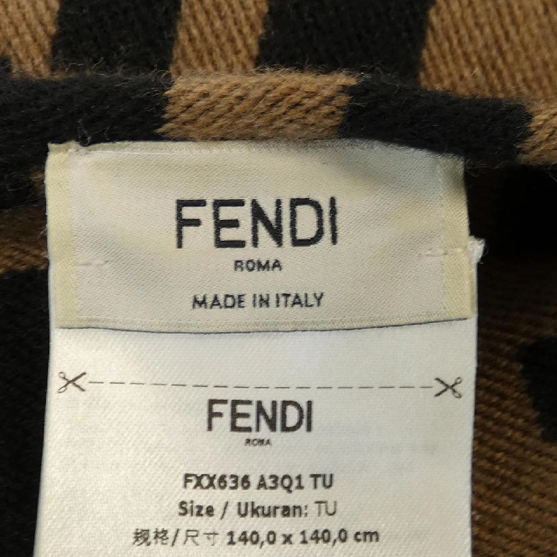 【Mã giảm giá】FENDI Cape 635164