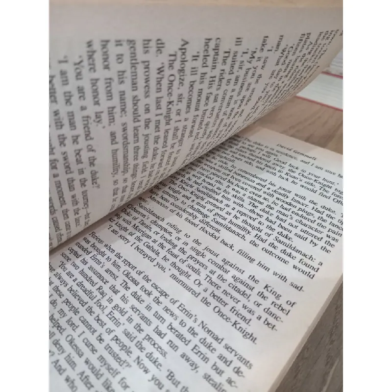 Knights of dark renown - David Gemmell 717173