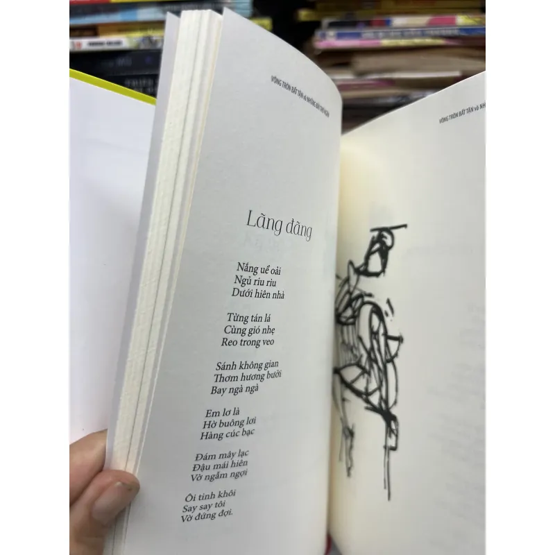 Vòng tròn bất tận và những bài thơ ngắn 1000624