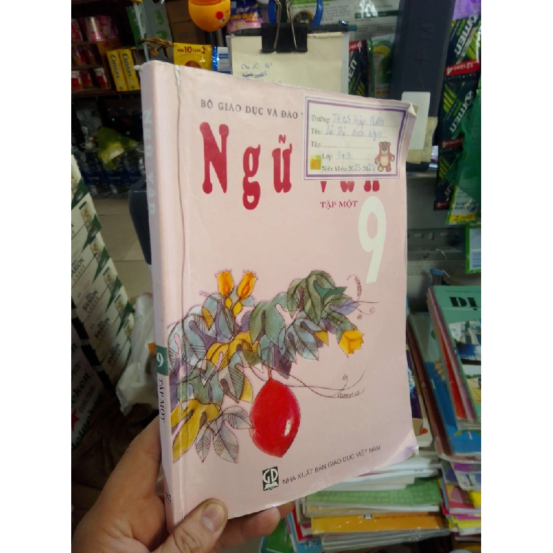 Ngữ Văn 9 2023 mới 70% nhăn viết Giáo khoa HCM2702 930181