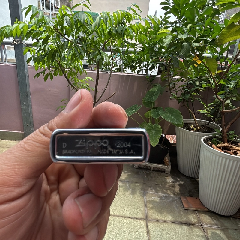 Hộp quẹt zippo 2004 made in Usa 450846