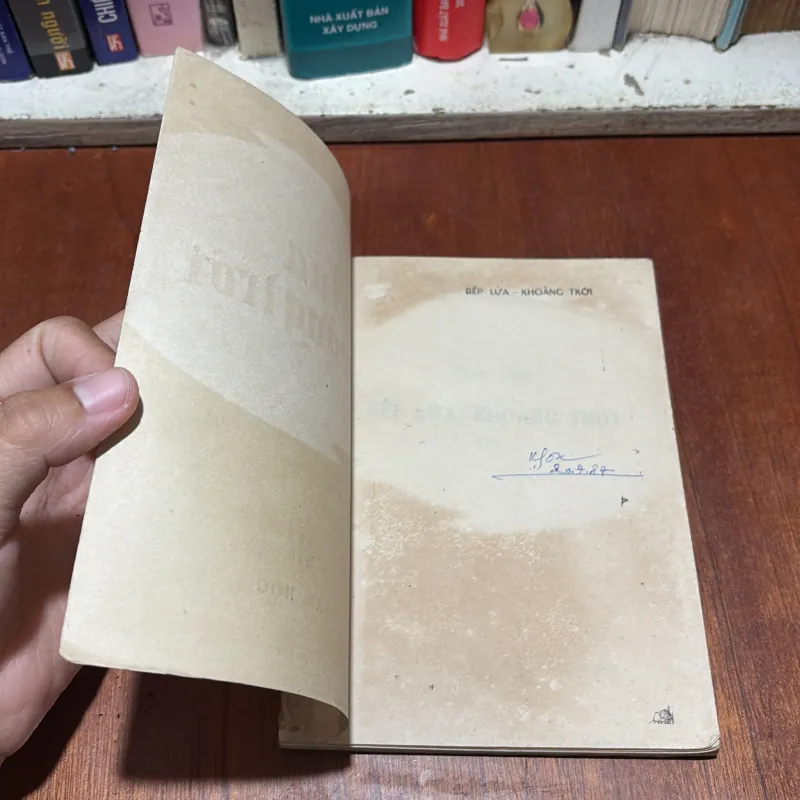 [Sách 8x] - II Thơ: Bếp Lửa Khoảng Trời - Bằng Việt - 1986 796476