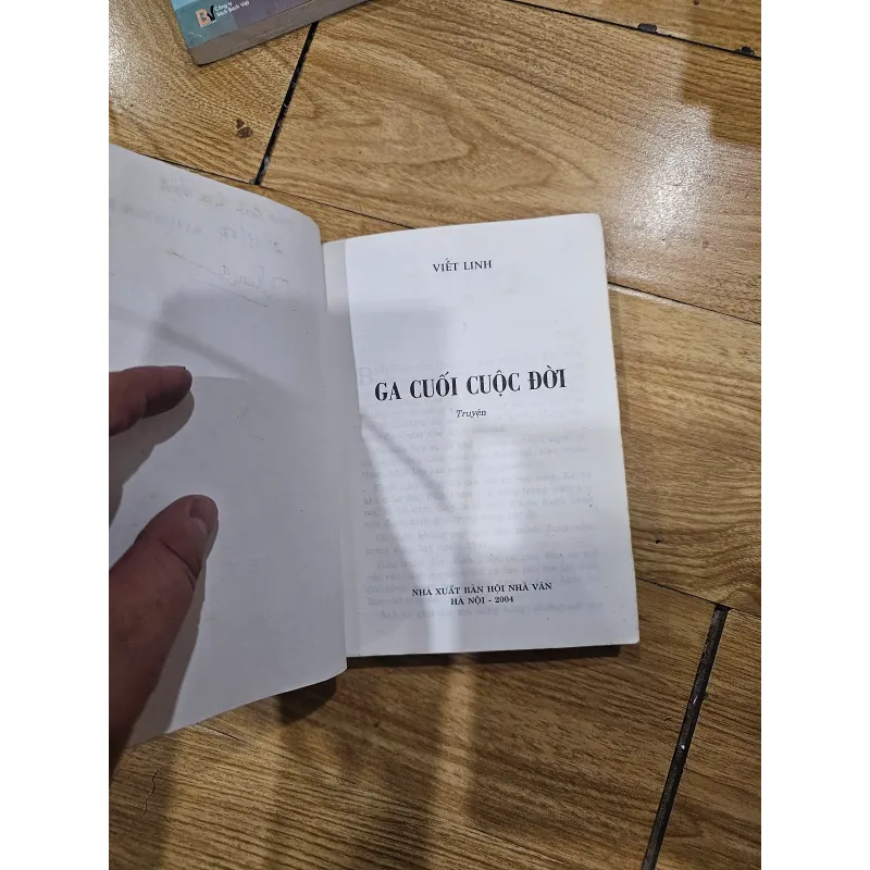 Ga cuối cuộc đời (xb 600q năm 2004)
30k 1019028