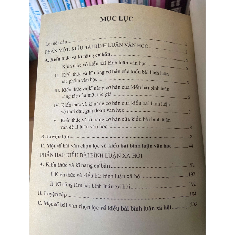 Giúp Học Giỏi Làm Văn 12 – Kiểu Bài Bình Luận Văn Học & Bình Luận Xã Hội - Trần Văn Đồng 2006 Tham khảo - luyện thi VAVO-AK1T4 935783