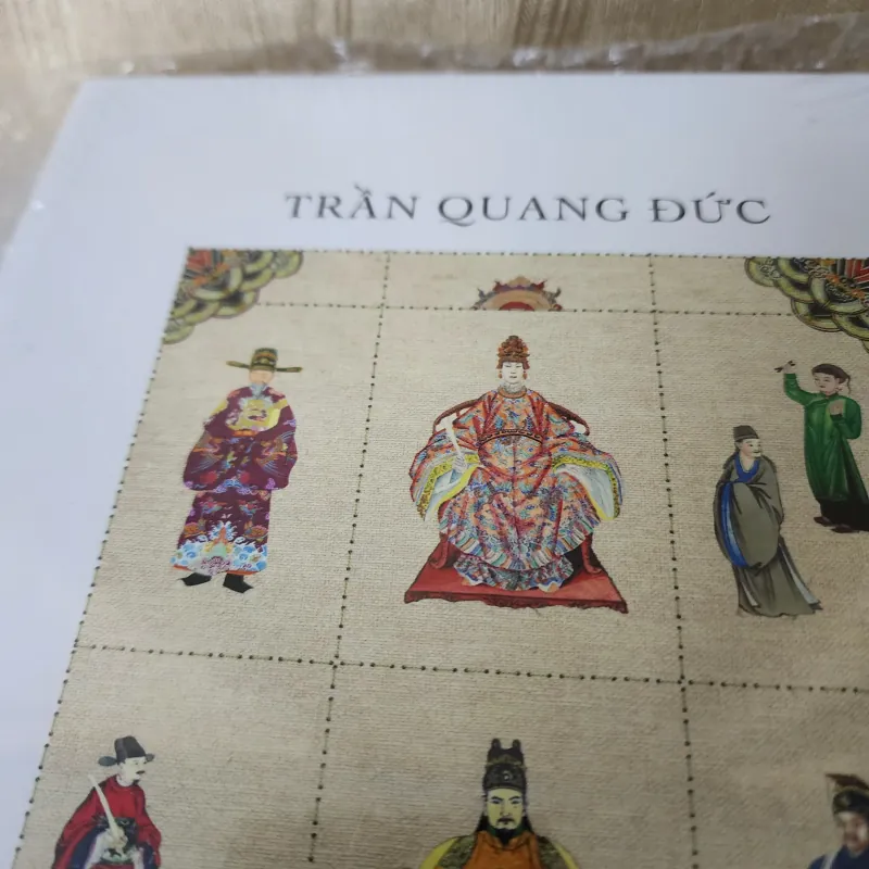 Ngàn năm áo mũ bản đặc biệt bìa cứng đánh số bụng nhũ vàng | trần quang đức 931419