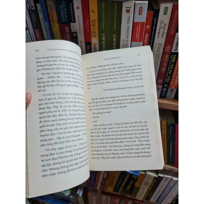 Chiến Tranh Không Có Một Khuôn Mặt Phụ Nữ - Svetlana Alexievich, mới 90% (TSTK) 570328