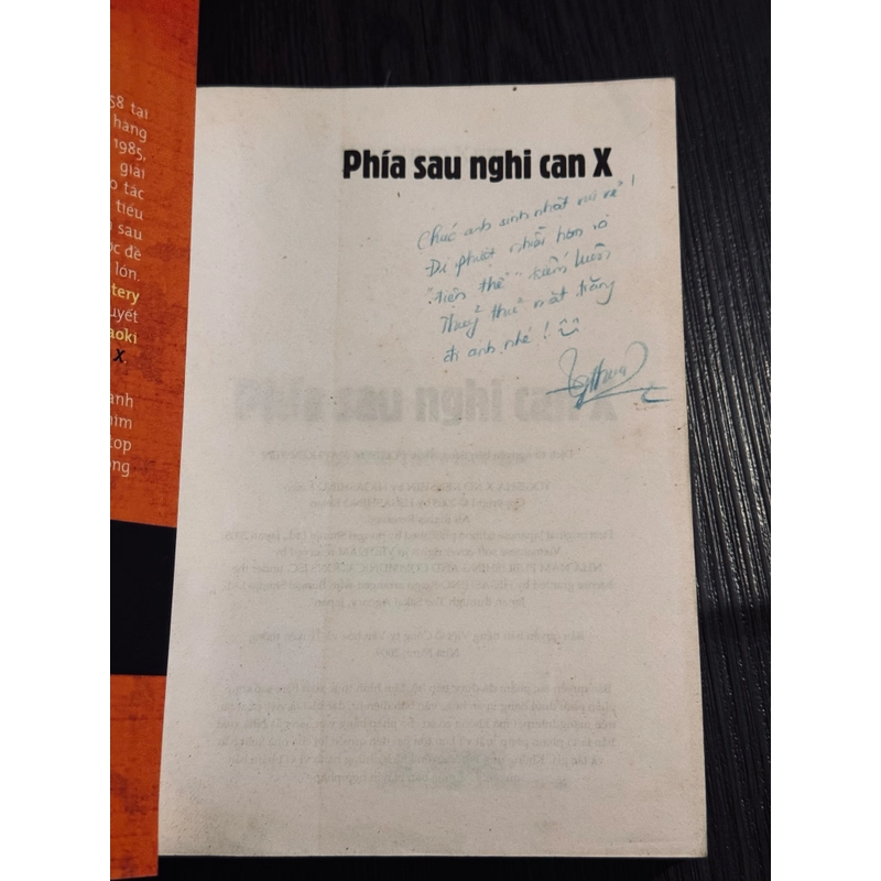 Phía sau nghi can X 472305