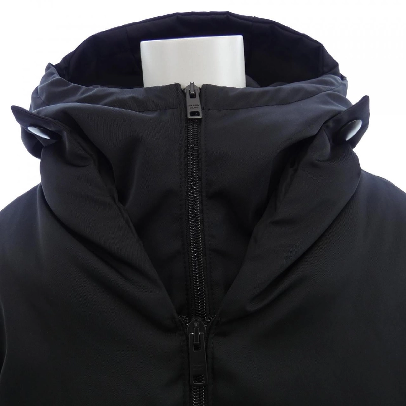 Áo khoác lông vũ PRADA logo hình tam giác 29Y955 S212 1WQ8 632811