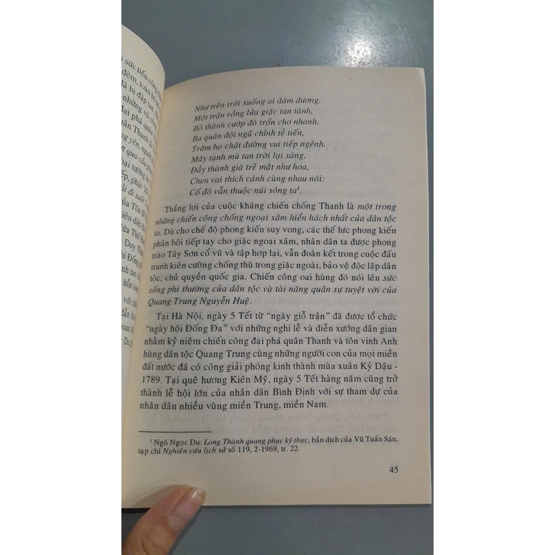 QUANG TRUNG NGUYỄN HUỆ CON ĐƯỜNG VÀ SỰ NGHIỆP - Phan Huy Lê 479452
