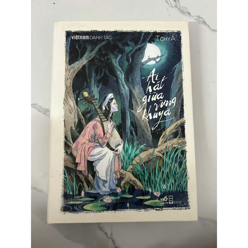 Ai hát giữa rừng khuya - TchyA 779939