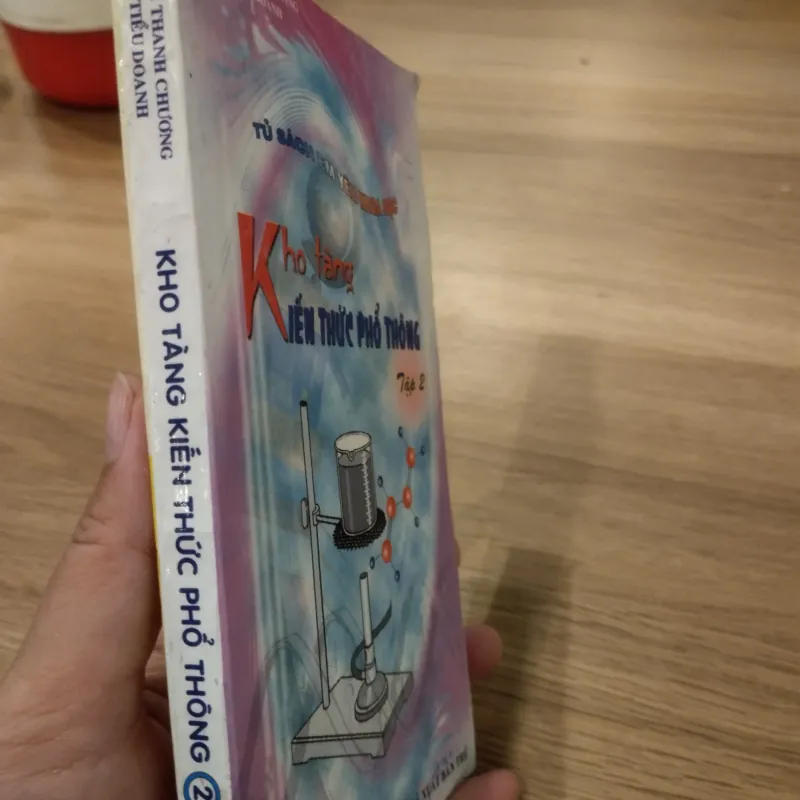 sách khoa học phổ thông tiếng Việt.
Tên sách: "Kho tàng kiến thức phổ thông - Tập 2". 1032242