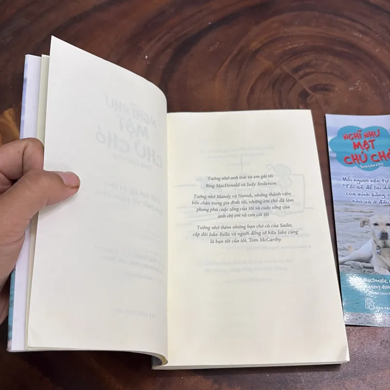 II Nghĩ Như Một Chú Chó _ Loài Chó Dạy Ta Sống Hạnh Phúc Và Thành Công - SCOTT MACDONALD 976345