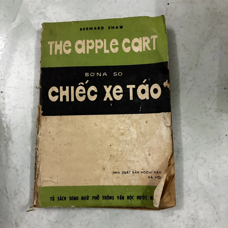 Chiếc xe táo (song ngữ) 1024815