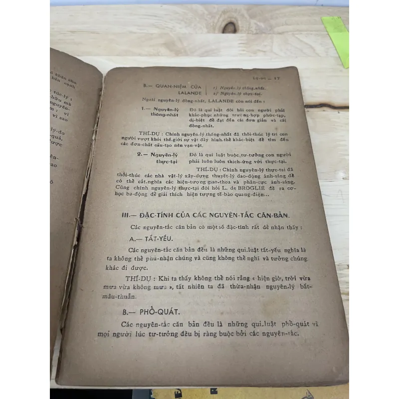 Luận -Lý -Học sách trước 75  932958