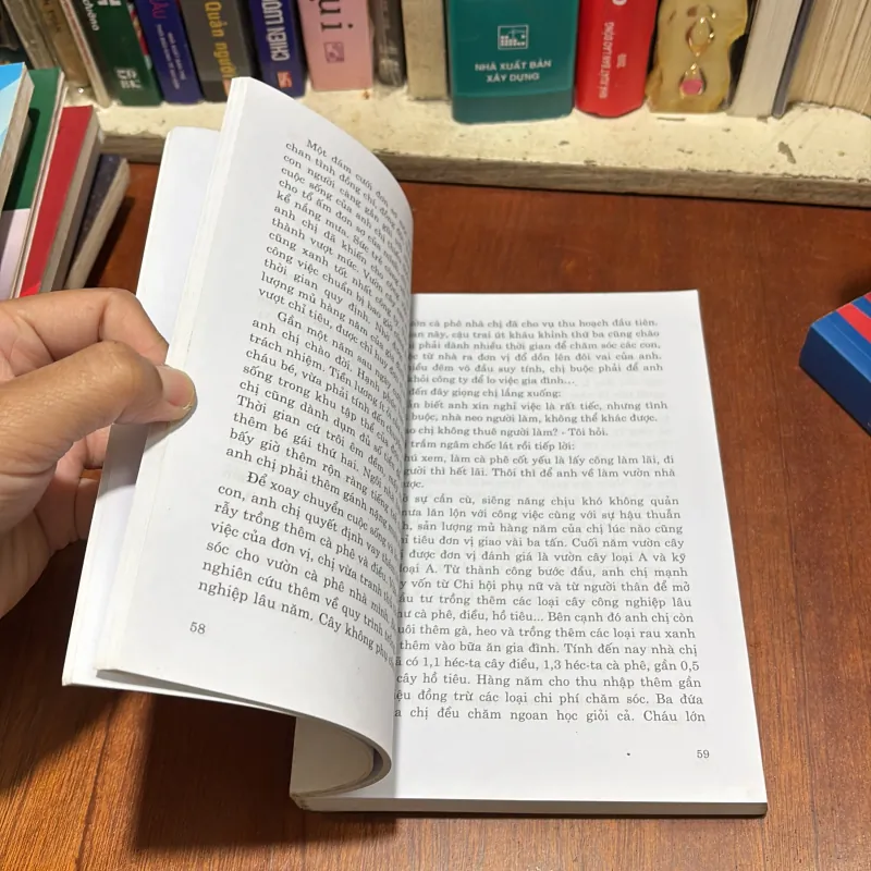 II Tựa Sách: Sáng Mãi Phẩm Chất Bộ Đội Cụ Hồ (Tập 18) - Nhiều Tác Giả - 2017 786211