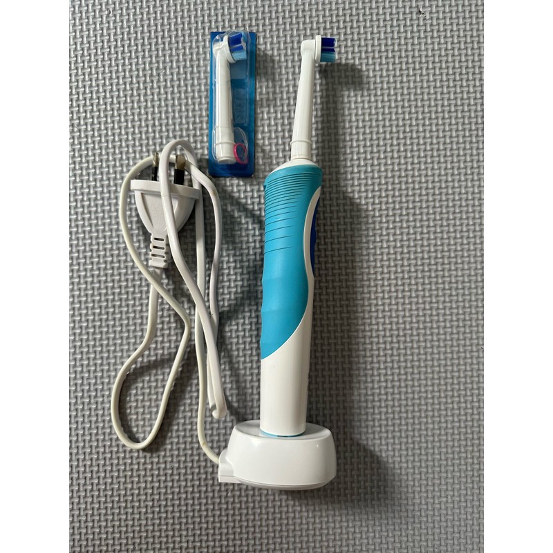 Bàn chải điện Oral-B 148890