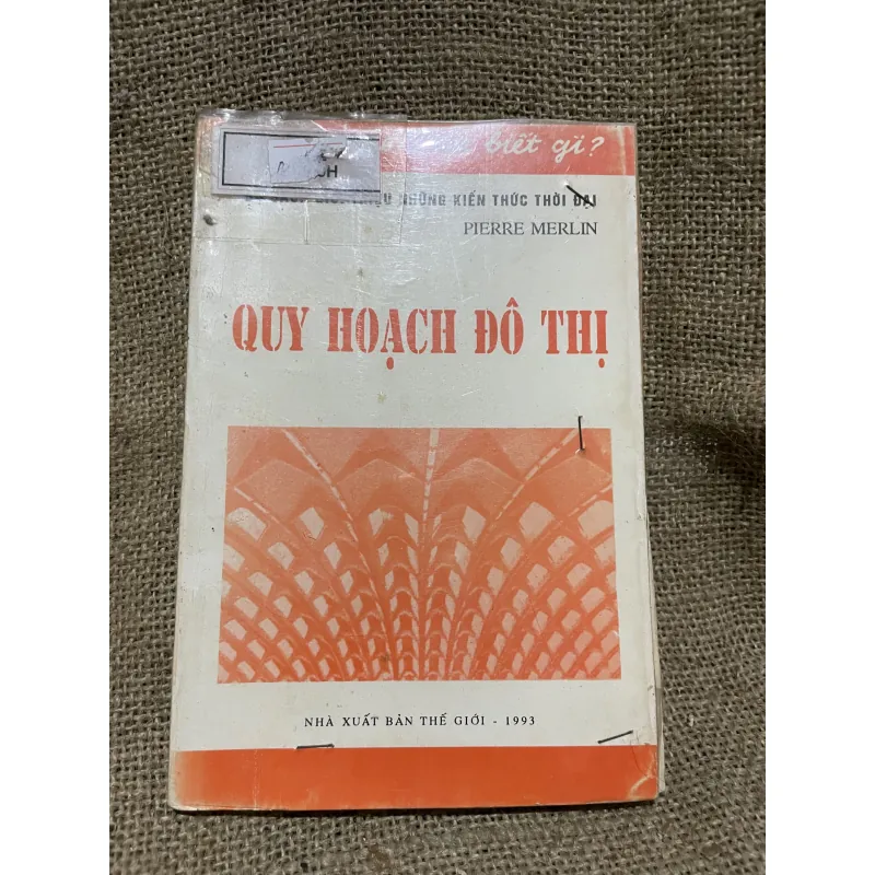 Quy hoạch đô thị -1993-PIERRE MERLIN 933858