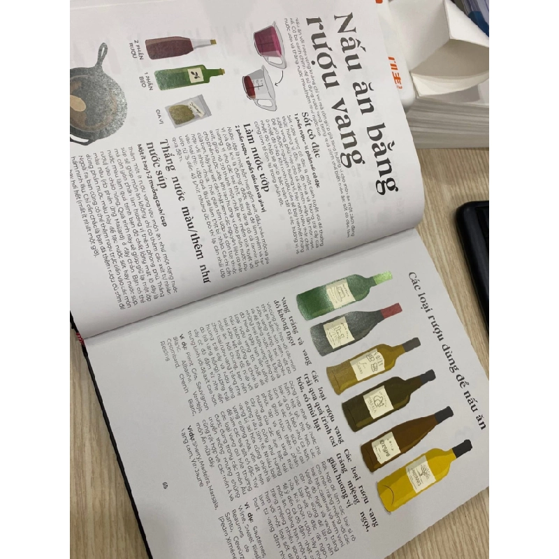 Wine Folly Toàn Tập (Phiên Bản Magnum) -Tác giả Madeline Puckette, Federica Fragapane -NXB Phụ Nữ Việt Nam -Năm XB 2022 -Trọng lượng (gr) 1095 -Kích Thước Bao Bì 24.5 x 18.5 x 2.1 cm -Số trang 317 -Hình thức Bìa Cứng -Sách mới nguyên seal 455676