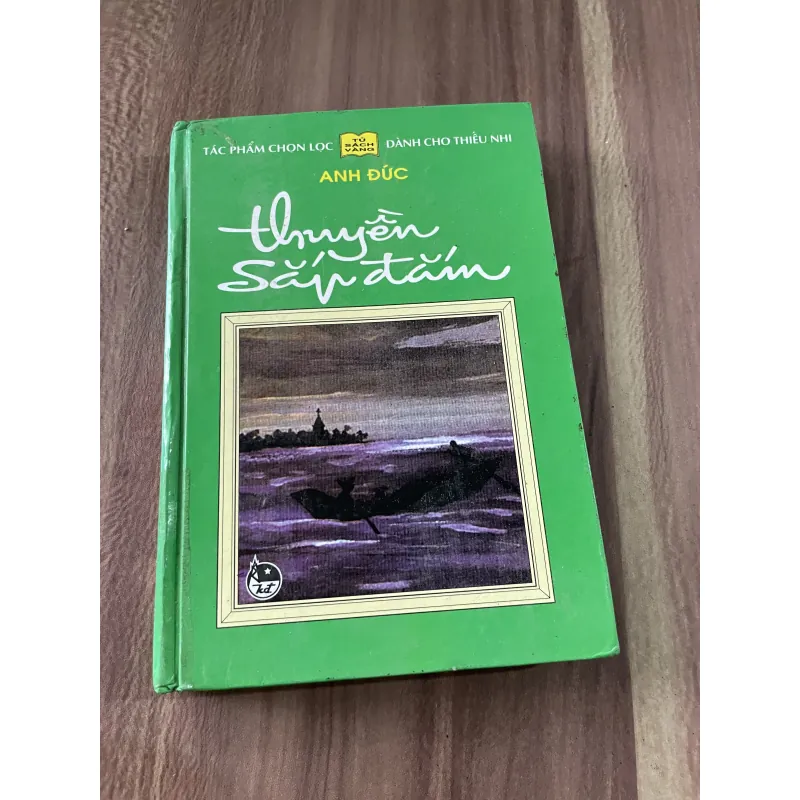 Thuyền sắp đắm -  Tủ sách vàng bìa cứng - Kim Đồng  789041