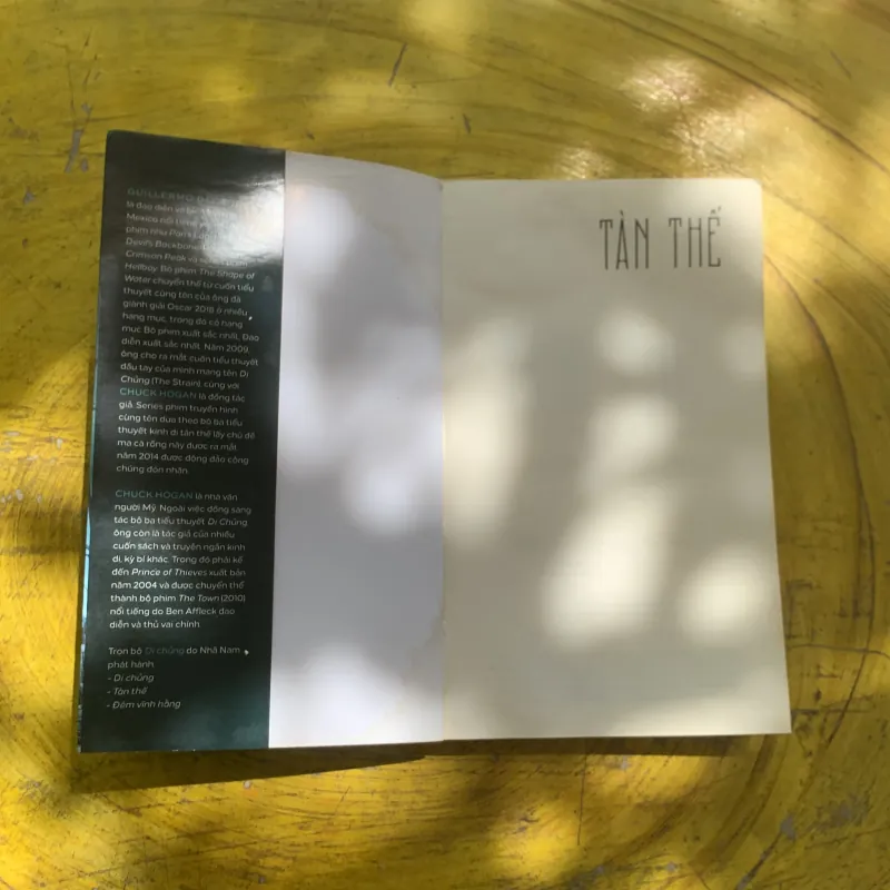 TÀN THẾ - GUILLERMO DEL TORO CHUCK HOGAN 937318