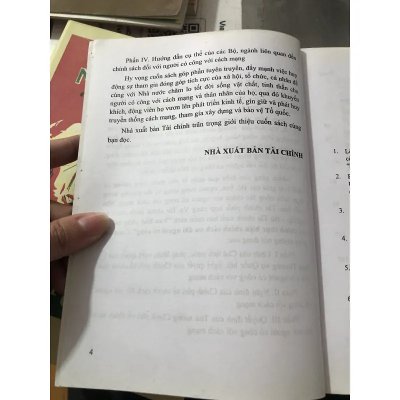 Văn bản pháp luật thực hiện chính sách ưu đãi với người có công 977707