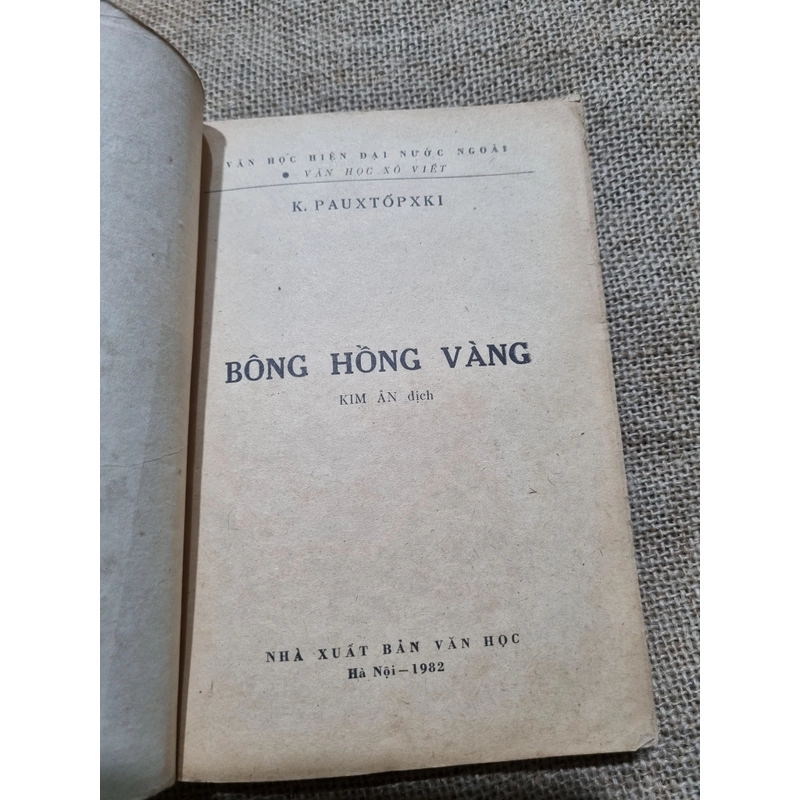 Bông hồng Vàng- Vũ Thư Hiên dịch 353296