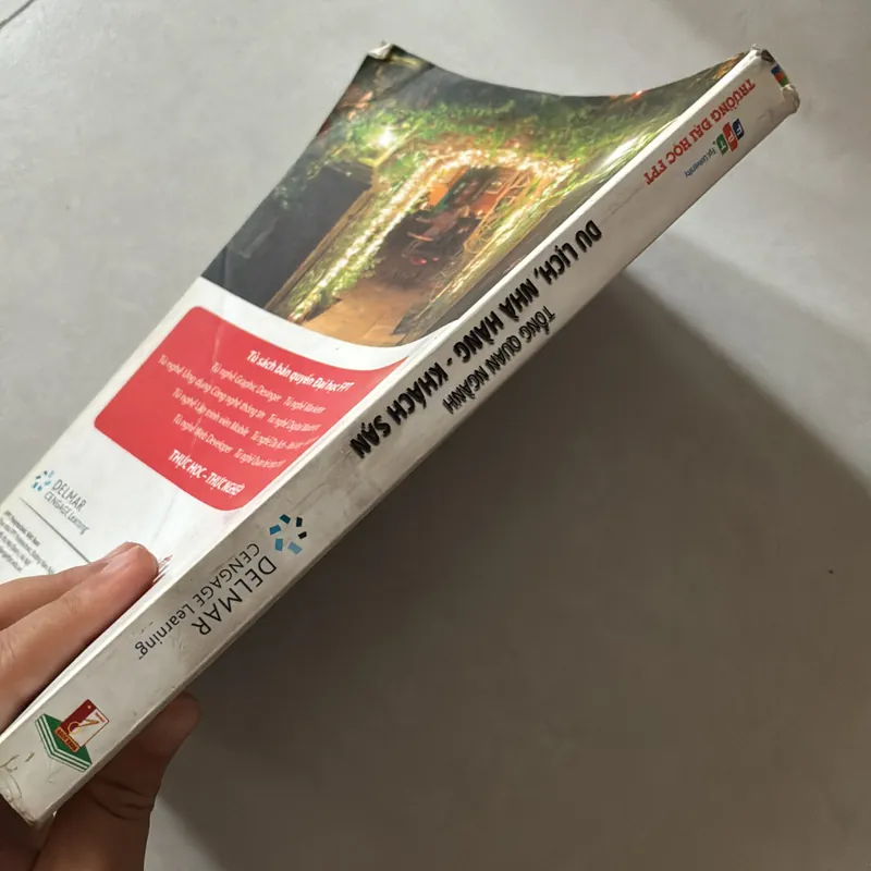 Tổng quan du lịch nhà hàng khách sạn - ĐH FPT 727427