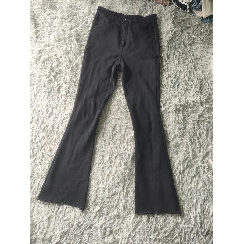 Quần jean ống loe(bị hư khoá kéo,khoá dùng được mà hư chỗ cầm kéo khoá ạ) 438793