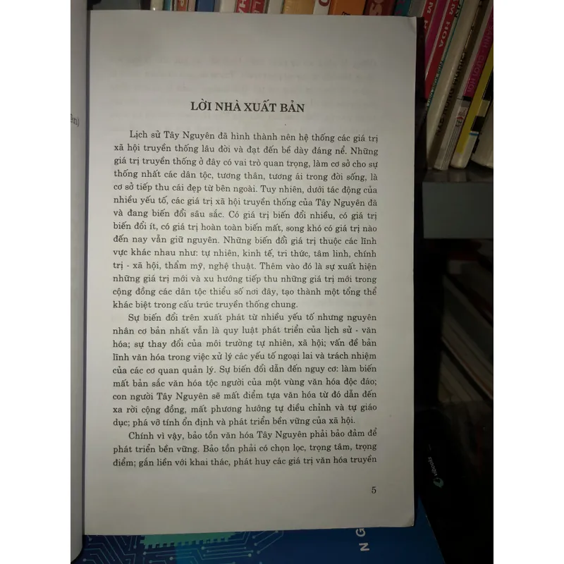 Sự biến đổi những giá trị xã hội truyền thống của đồng bào các dân tộc thiểu số… 704333