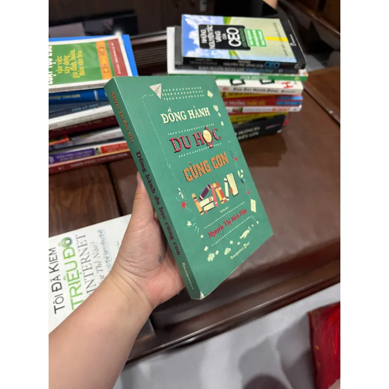 ĐỒNG HÀNH DU HỌC CÙNG CON – NGUYỄN THỊ BÍCH HẬU | K4 1022628