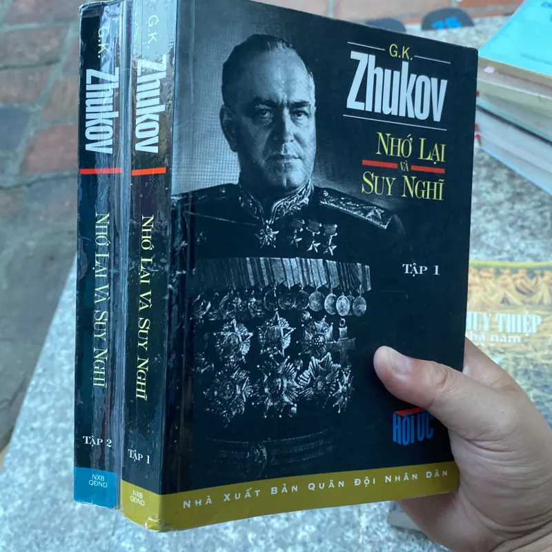 NHỚ LẠI VÀ SUY NGHĨ ZHUKOV  1041695