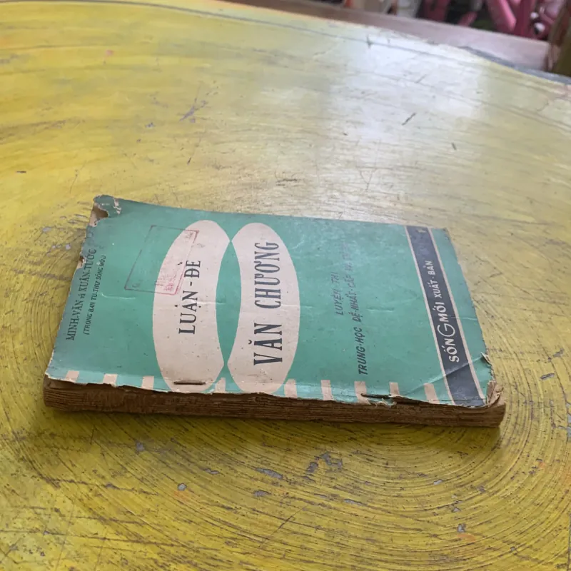 LUẬN ĐỀ VĂN CHƯƠNG - minh văn & xuân tước 936552