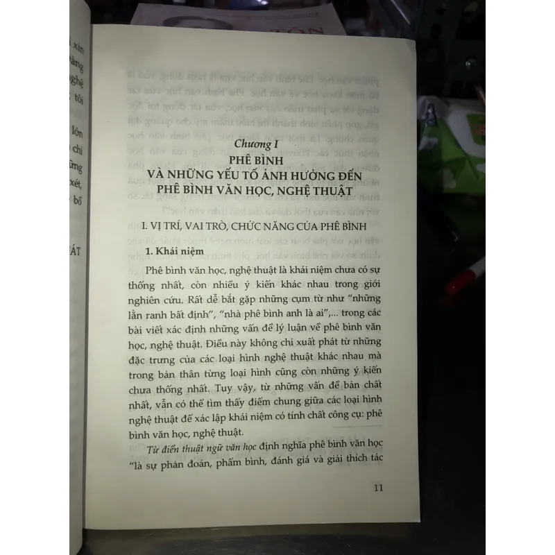 Đổi mới và phát triển phê bình văn học, nghệ thuật Việt Nam hiện nay  679684